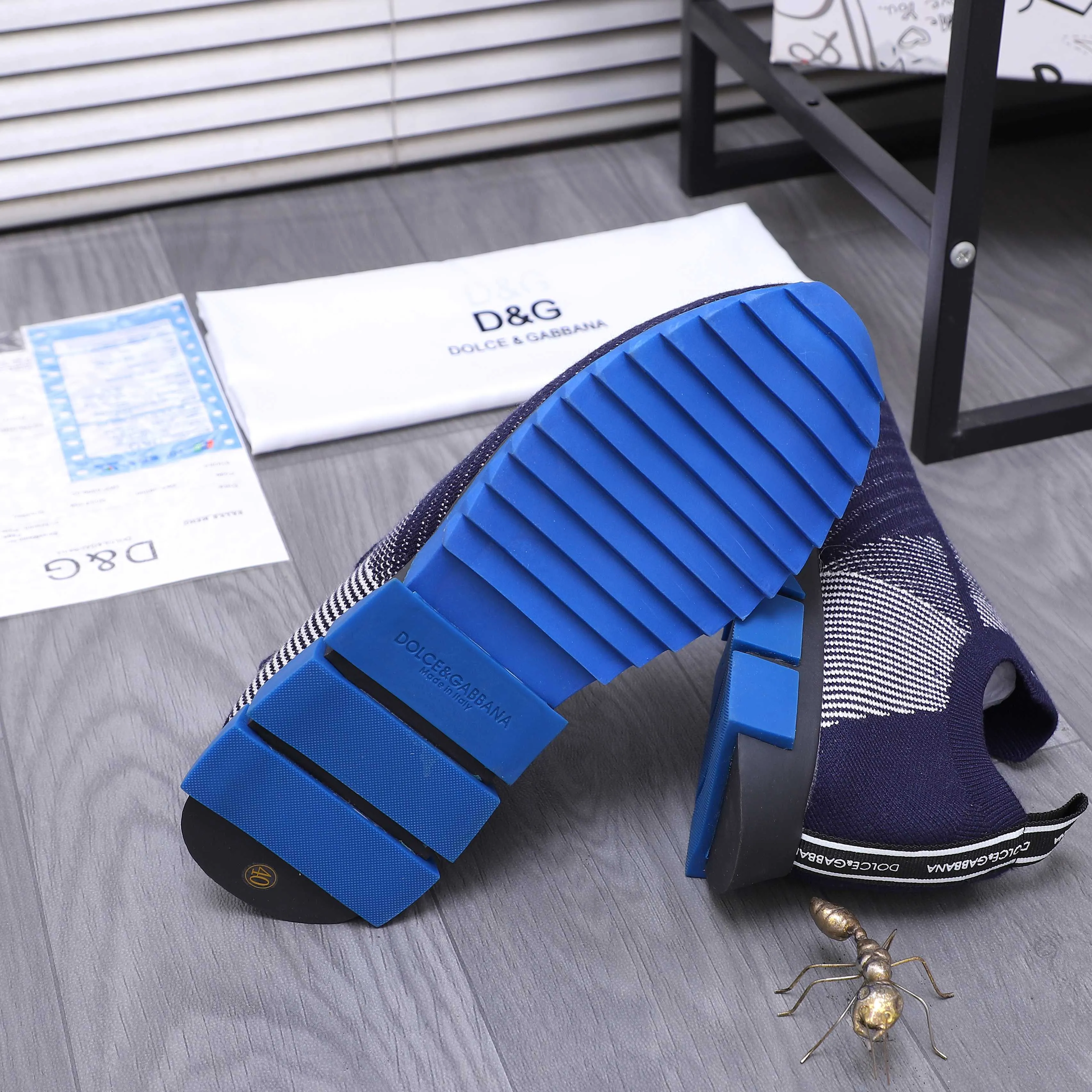 Men's shoes 💰p360 Product trademark: DG (Dolce & Gabbana) casual shoes for couples. Regular size: 36-46 (45.46 is custom-made and non-refundable) Product materials: Selected fly-knit breathable upper, cowhide insole, rubber outsole